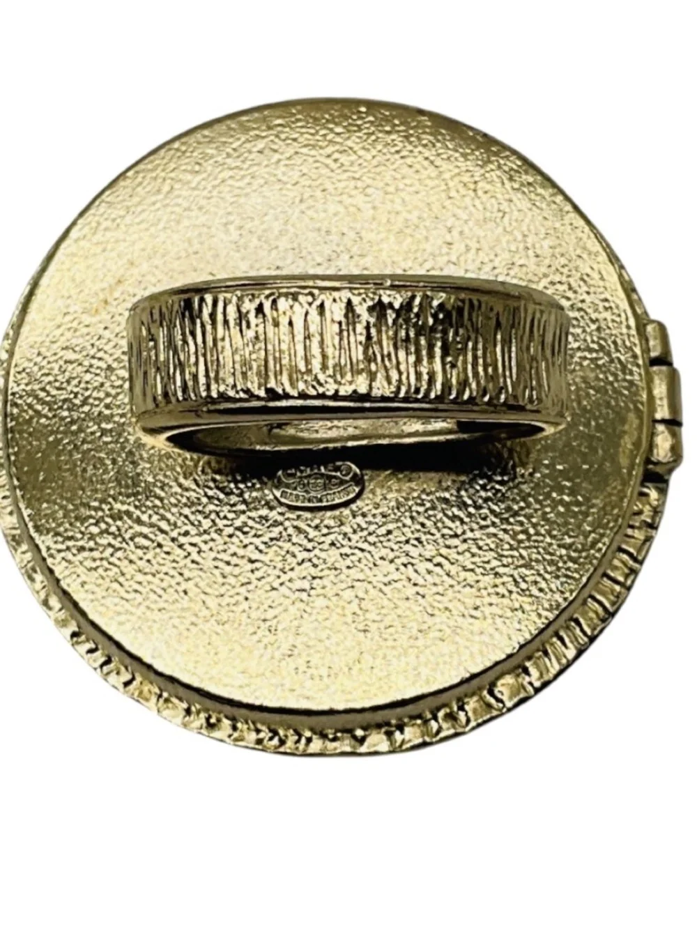 CHANEL 2010 RED / BRUSHED GOLD CC LOGO CIRCULAR ENAMEL LOCKET RING